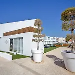 Hotell Oura Senses 3*