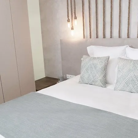 Oura Senses Hotel 3*